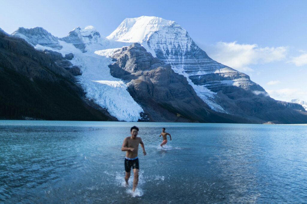 swim-or-dive-in-cold-water