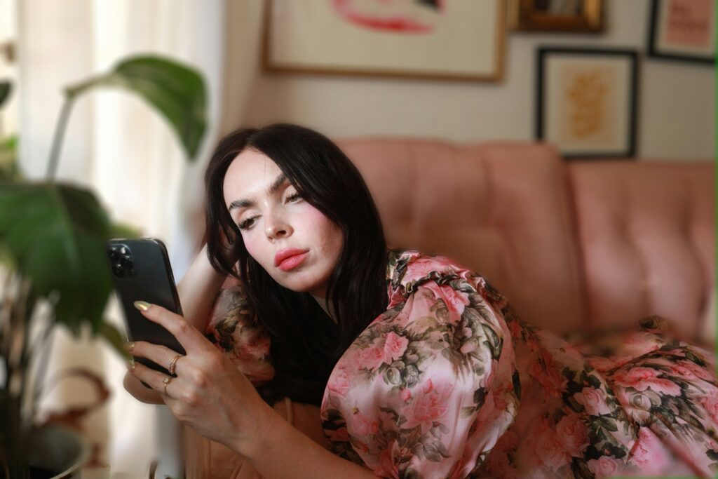 se-perdeu-no-celular-ou-rede-social-e-nao-sabe-de-mais-nada