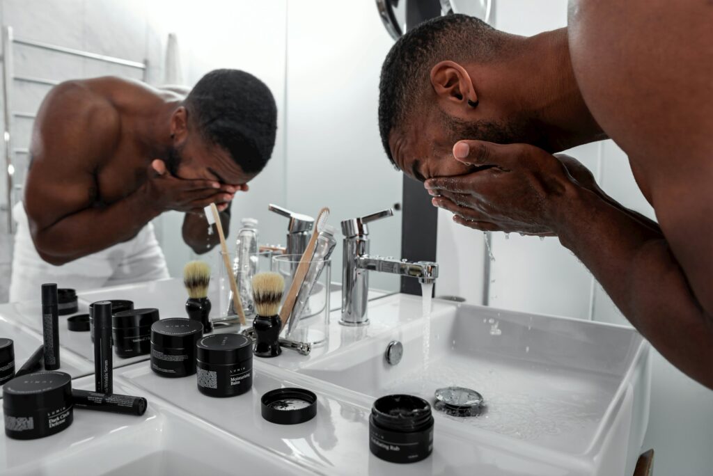 o-cara-tratando-da-pele-pra-ver-se-fica-mais-bonit0mas-acho-que-nao-em